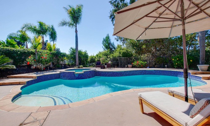 Vista House | Beautifully designed home with Luxury Furnishings