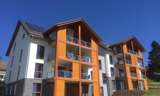Neuastenberg Apartment | Beautifully furnished apartment with rustic details right on the ski slope