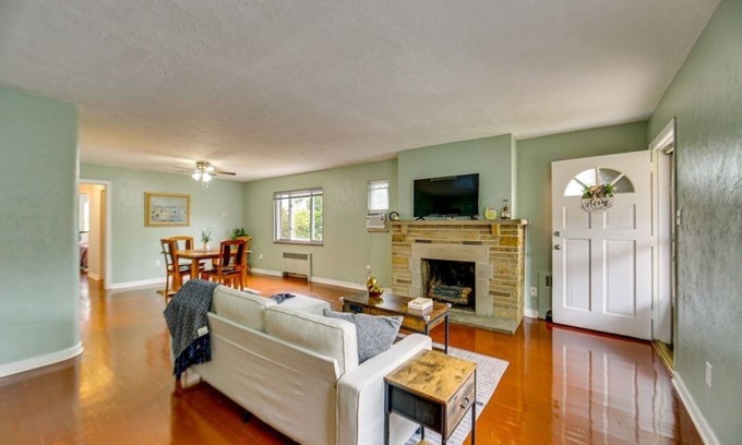 Forest Hills House | BEAUTIFULLY FURNISHED TWO-BEDROOM UNIT, LOADED WITH APPLIANCES AND PARKING