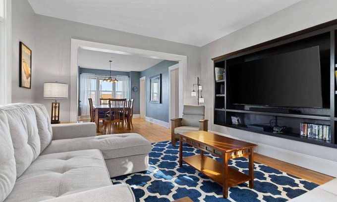 Kewaunee House | Beautifully remodeled home with stunning views of lake and easy walkability to downtown Kewaunee!