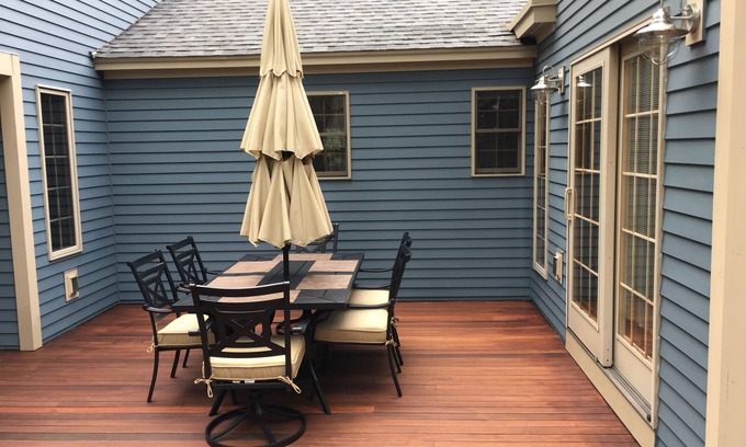 Rye House | Beautifully Rennovated Home Minutes to the Beach