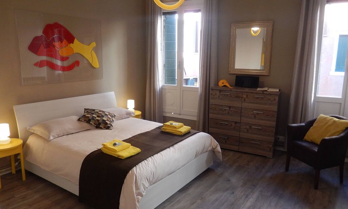 San Polo Apartment | Beautifully Restored, Super Location and very typical!