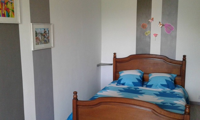Remilly-les-Pothees House | Bed and Breakfast with Breakfast