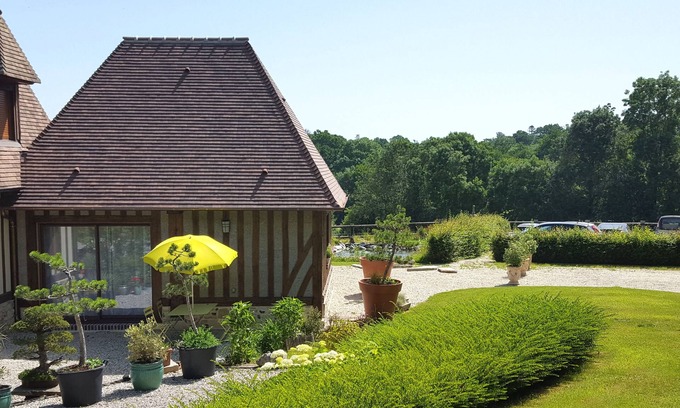 Saint-Pierre-Azif House | Bed and Breakfast L'herbe aux Vaches
