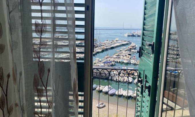 Historical Downtown Salerno Apartment | Bed and Breakfast al Porto