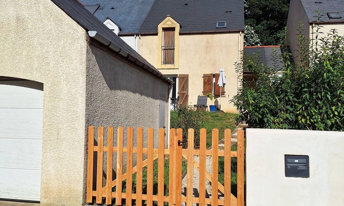 Nantes Erdre Bed & Breakfast | Bed and breakfast, Beaujoire district, Parc des Expositions, Parc Floral