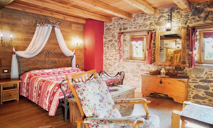 Monno Bed & Breakfast | Bed and Breakfast 'Cuore Selvatico' with Mountain View, Private Terrace and Private Garden