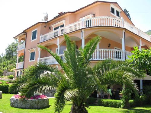 Donji Kraj Bed & Breakfast | Bed and Breakfast Villa Iris