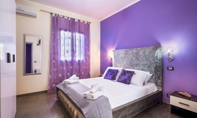Porto Cesareo Bed & Breakfast | Bed and Breakfast 'Unit 1' with Shared Garden, Wi-Fi and Air Conditioning