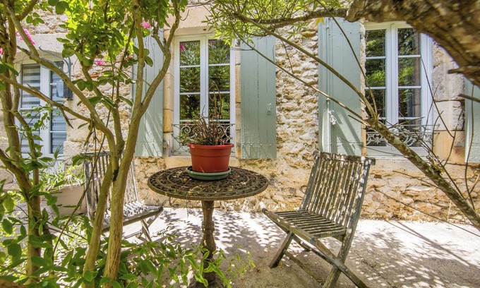 Noaillan Bed & Breakfast | Bed and Breakfast 'L'orée De Lansot - Chambre Romance' with Shared Terrace, Shared Garden and Wi-Fi