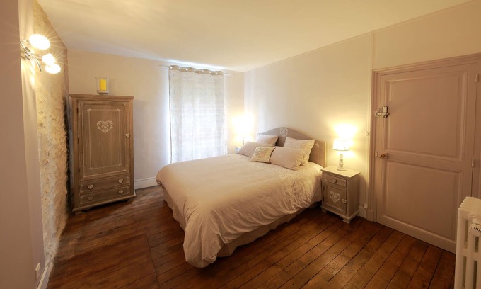 Latille House | Bed and Breakfast La Loge des Fées Ch. Melusine