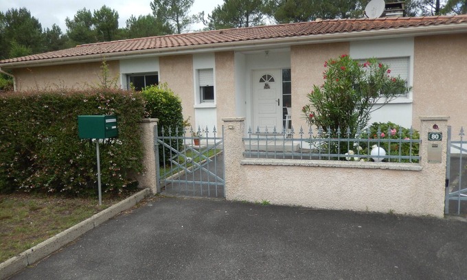 Josse Bed & Breakfast | Bed and Breakfast "Villa De Guénifey"