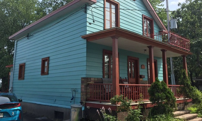 Pointe-aux-Trembles Bed & Breakfast | bed & Breakfast