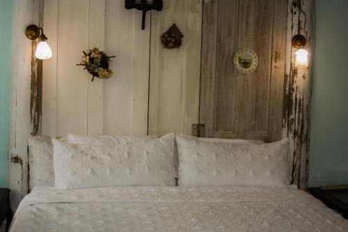 Edwardsburg Bed & Breakfast | Bed & Breakfast private room and bath