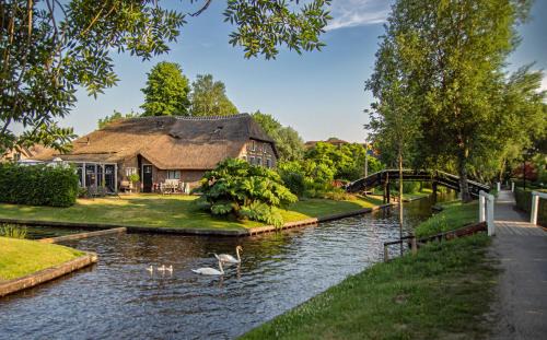 Zuideinde House | Bed & Wellness Mooi Giethoorn