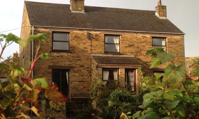 Reeth Cottage | Beechcroft Cottage Reeth, set in two acres garden, river, ponds, amazing views