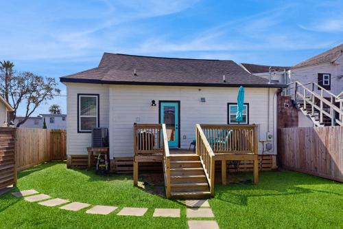 Galveston House | Beehive Cottage
