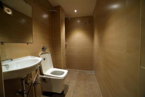 Vijayawada Hotel | beeStay Hotels MG Road Vijayawada