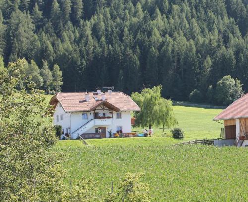 San Lorenzo di Sebato Apartment | Beikircherhof