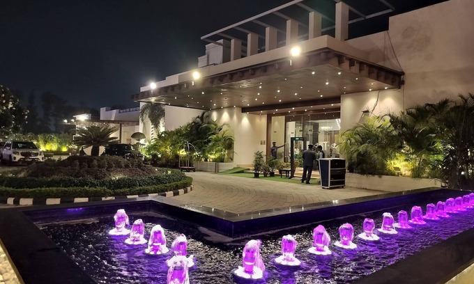 New Delhi Resort | Bel-La Monde Hotel NH8 at 6km from IGI Airport Delhi