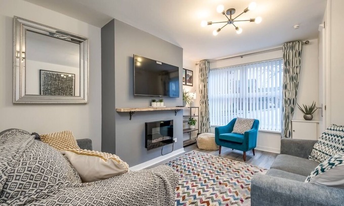 Belfast City Centre House | Belfast City Centre +Free Parking by StayByNumbers