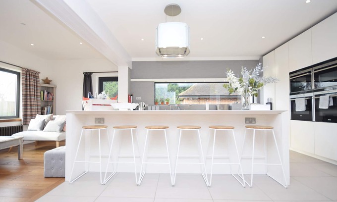 Birdham House | Bell Lodge, Birdham - a family house that sleeps 12 guests in 7 bedrooms