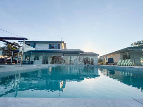 South Mission House | Bella Luna Beach Front - 3 bed