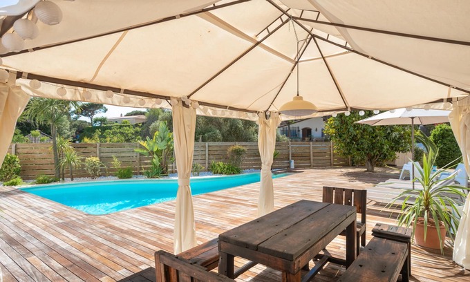 Cabrils House | Bella - Private pool & BBQ in Cabrils