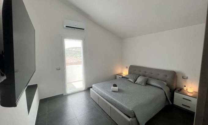 Sant'Antioco House | Bellavista Modern Apartment