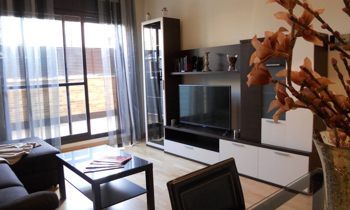 Lardero Apartment | BELLAVISTA, POOL, TERRACE AND WIFI APARTMENT.