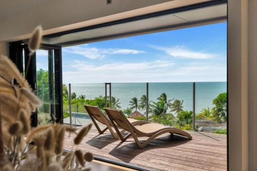 Trinity Beach House | Belle Escapes Trinity Blue Oceanview Home