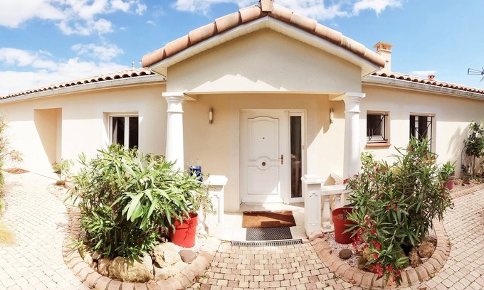 Ayguesvives Apartment | Belvédère du Midi vue des Côteaux et Pyrénées, Canal du Midi