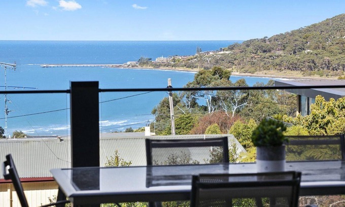 Lorne House | Belvedere Four - Sophistication, Luxury And WIFI