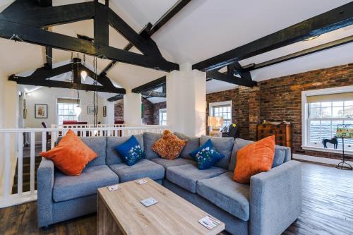 Sandbach House | Belvedere House - Serene Countryside Escape - 4 Bedrooms Sleeps 8