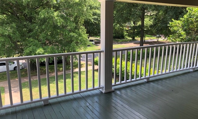 Central Gardens Apartment | Belvedere Manor 4 Quiet 1-king bed apt Memphis Midtown, 4min to hospital, up