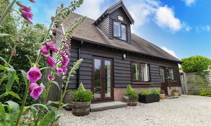 Sturminster Newton Cottage | BELVIEW COTTAGE, family friendly, with a garden in Sturminster Newton