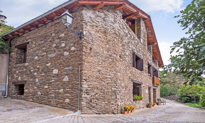 Isavarre Apartment | Belvilla by OYO Cobert d'en PiarrÃ³