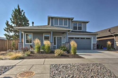 Mountain View House | Bend Home with Patio and Fire Pits Less Than 3 Mi to Dtwn