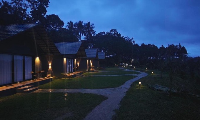 Virajpet Resort | Bendheka - Cliff Front Cottages Coorg