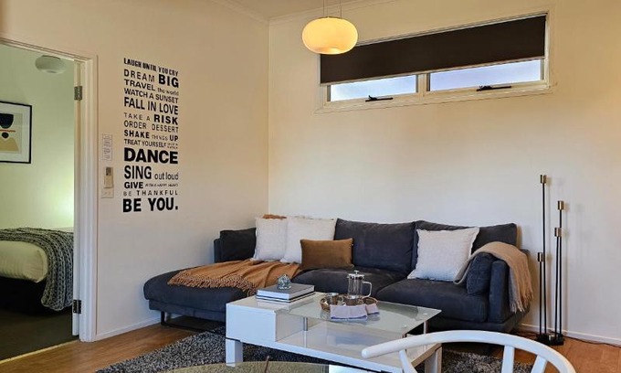 Bendigo Apartment | Bendigo Skyline-CBD Apartment with lock up Garage