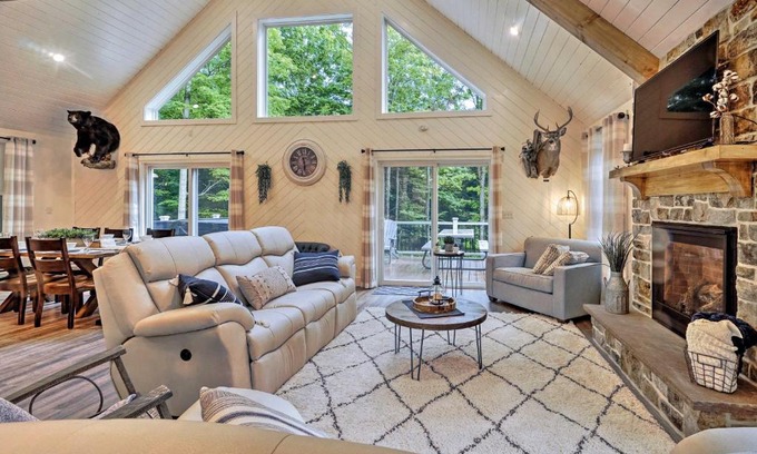 Benezette House | Benezette Cabin with Hot Tub, Grill and Mtn Views