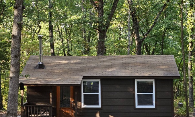 Lebanon Cabin | Bennettscape Tiny Cabin by beautiful Bennett Spring State Park Lebanon Missouri