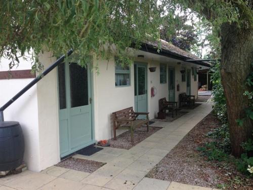Harbury Cabin | Beoley Lodge
