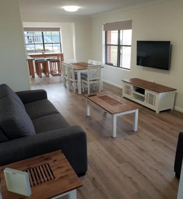 Emu Bay House | Berds Nest