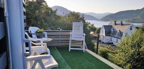 Forde House | Berge & Laila's Private Apartment