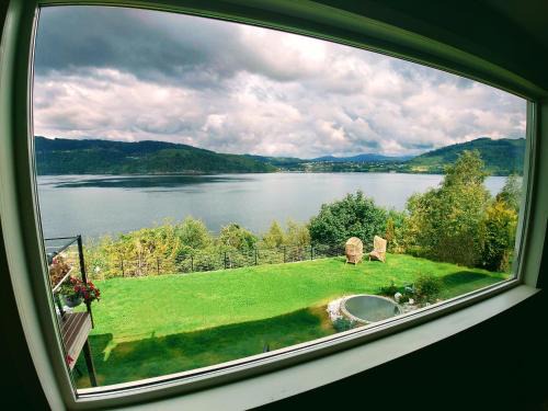 Asane Apartment | Bergen Sunrise Terrace Apartment