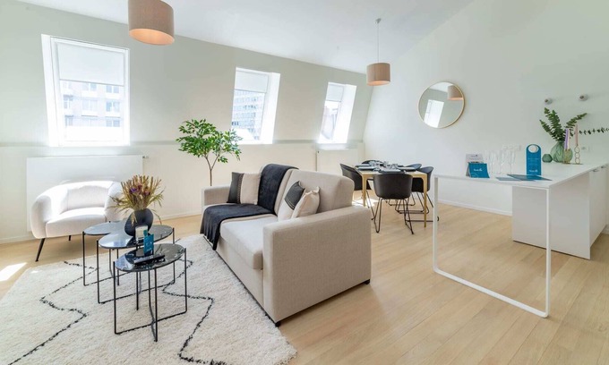 Saint-Josse-ten-Noode Apartment | Beriot VI - Two Bedroom Apartment, Sleeps 4