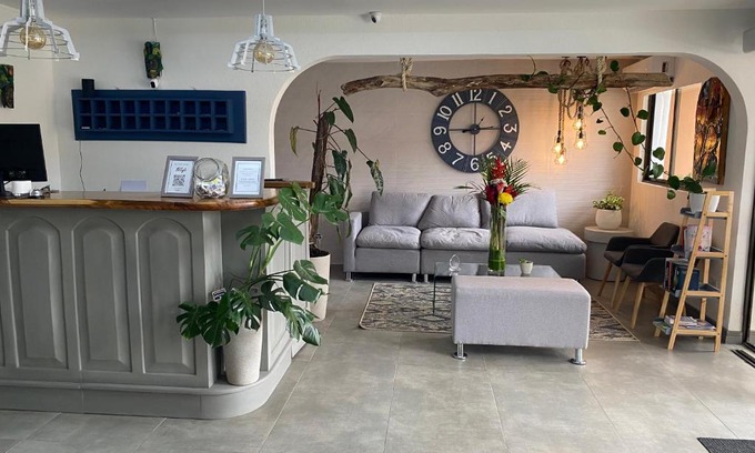 Cacique Hotel | Berlor Airport Inn