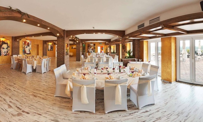 Sassenburg Hotel | BernsteinSee Hotel