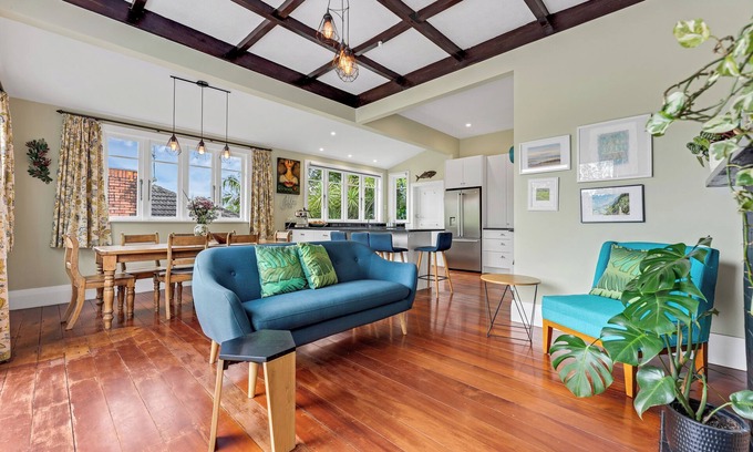 Bayswater House | Bespoke Stays - Christmas Charm in Bayswater